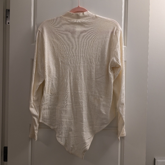 🎉3/$50🎉 H&M Turtle Neck Body Suit - Picture 3 of 8
